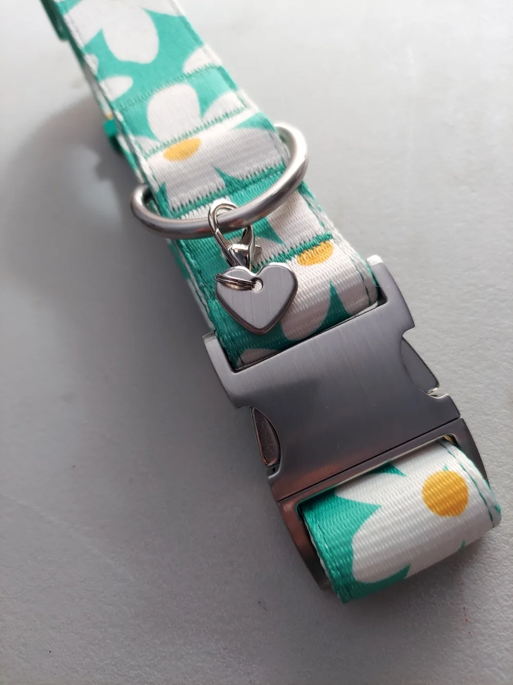 Youly Classic Daisy Print Large Pet Collar with Metal Clasp & Heart Charm